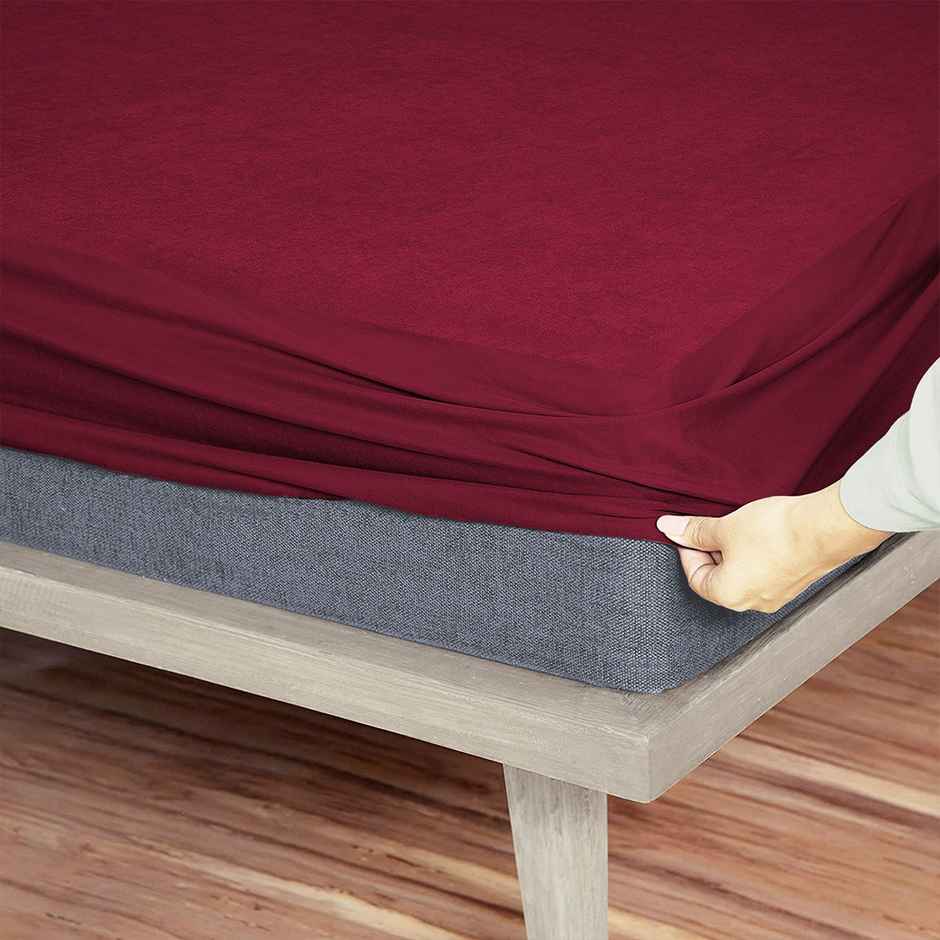 Sassoon Single Bed Mattress Protector | 3 x 6.5 Feet | Maroon