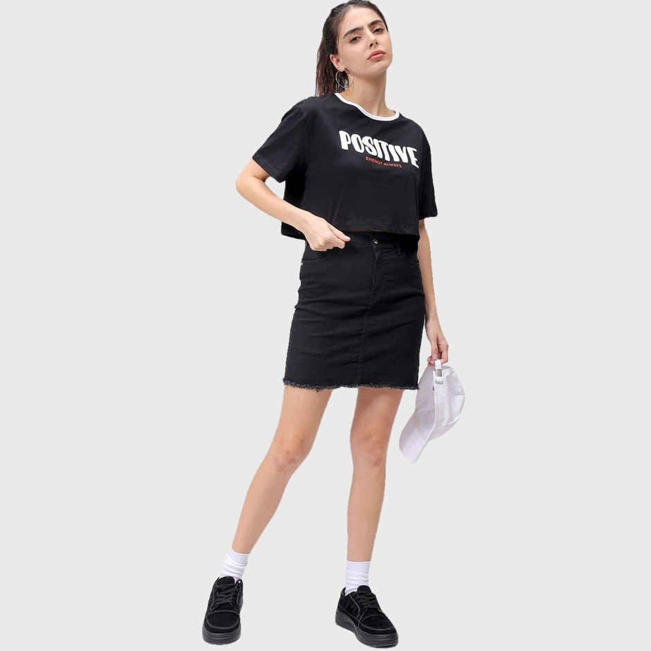 Freehand Women's Relaxed Graphic Casual Crew Neck T-shirt | 0424-Zfhcrtee2-02 | Black - M