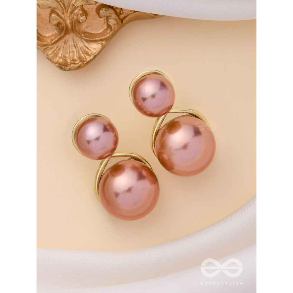 Everstylish Loop-de-loop - Golden Pearl Studs