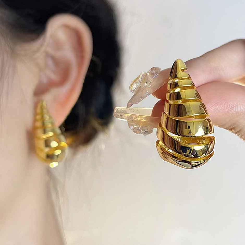 Just Lil Things Gold Pin Earrings | jlt11893