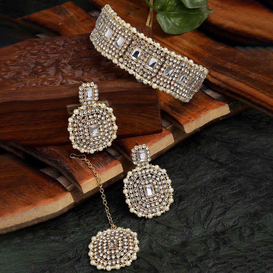 Sukkhi Decent Gold Plated White Kundan & Beads Studded Collar Necklace Set