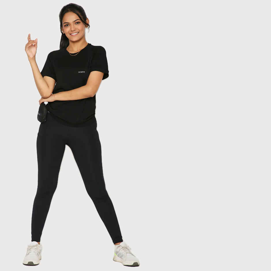 Terractive Women's Seamless Performance Tee | Black/Blue - L