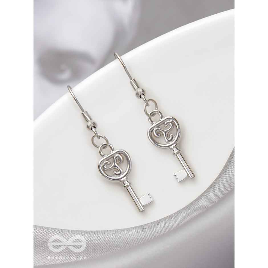 Everstylish Locke & Key- Silver Earrings