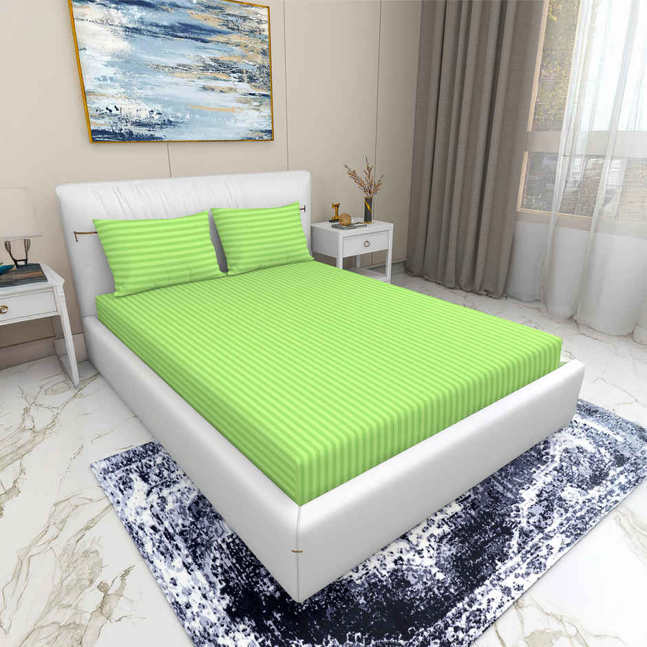 Homeharmony Plain Green Lining Double Bed Bedsheet with 2 Pillow Covers (220x250 cm)