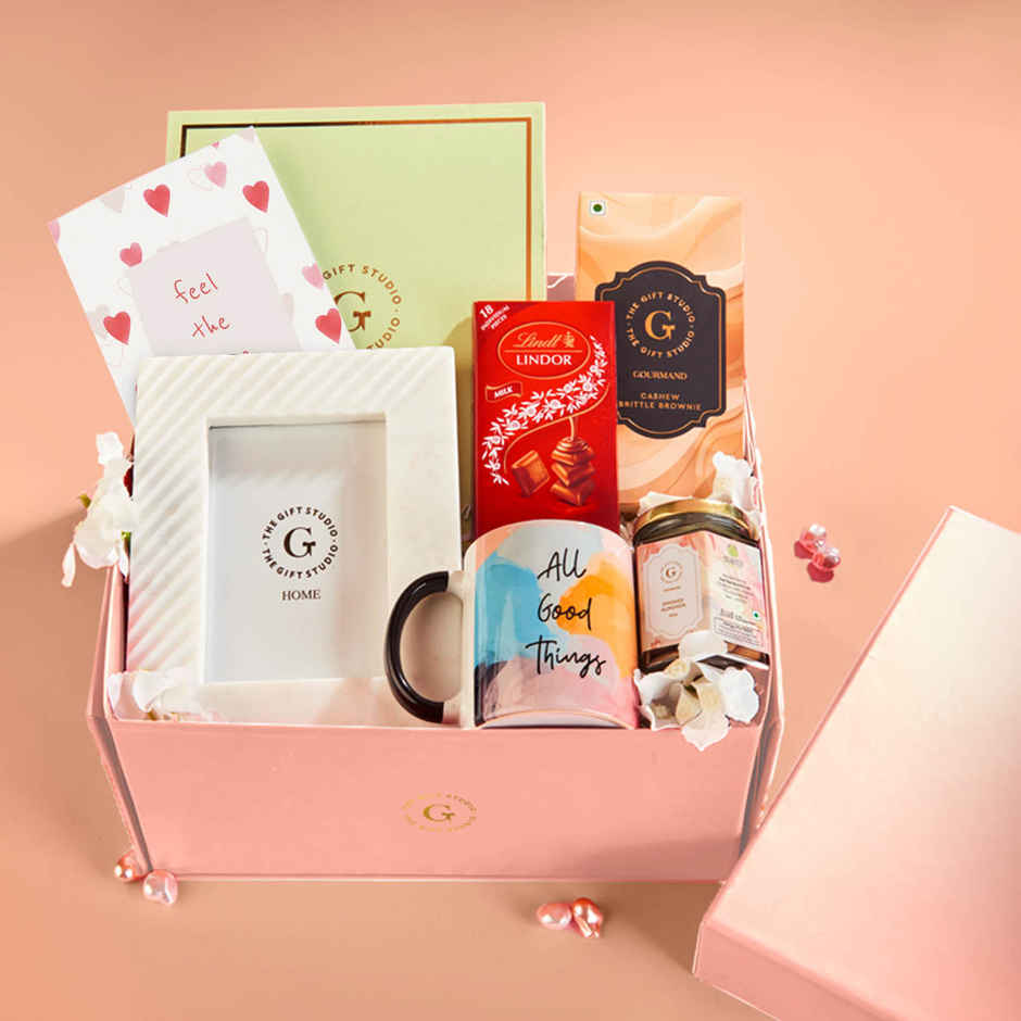 The Gift Studio Seal with Kiss | Gift Hampers