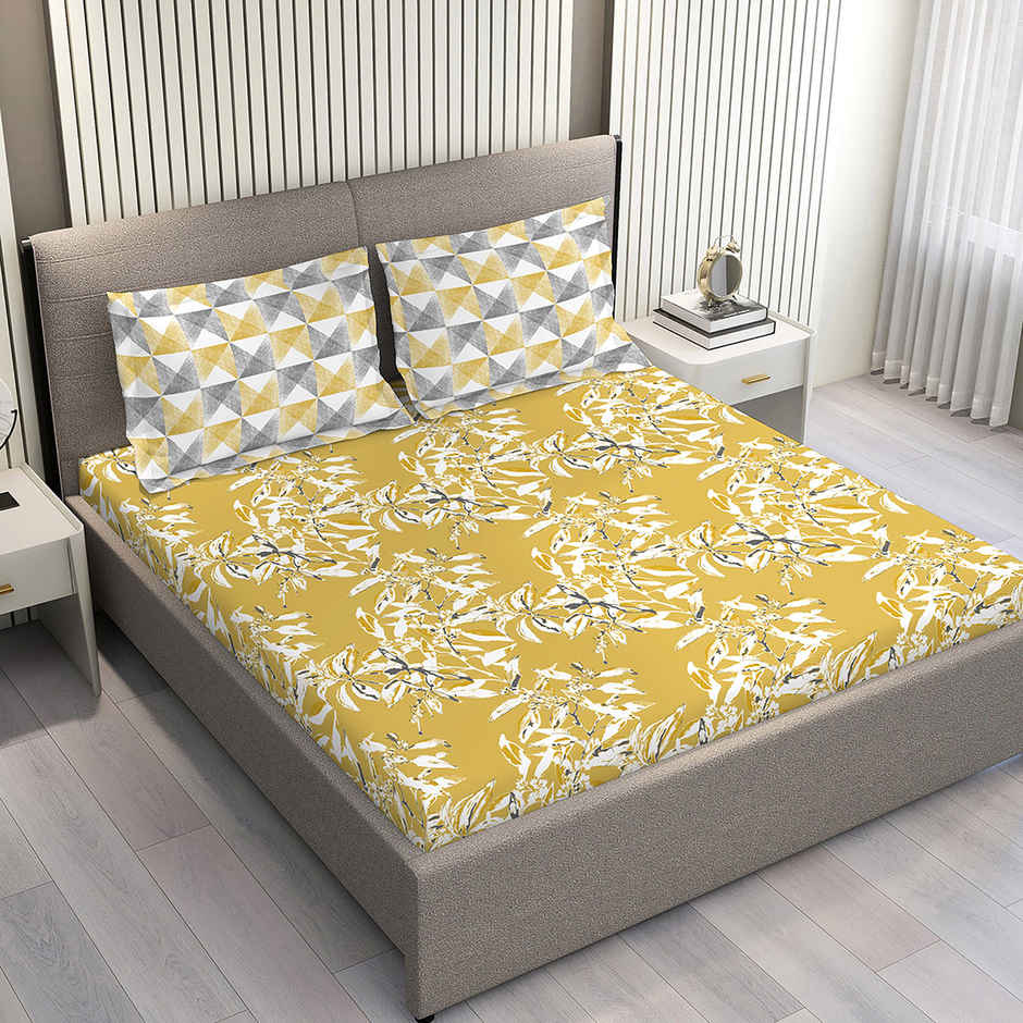 Layers Illumanating Homes 100% Cotton 150 TC Yellow Double Bedsheet with 2 Pillow Covers