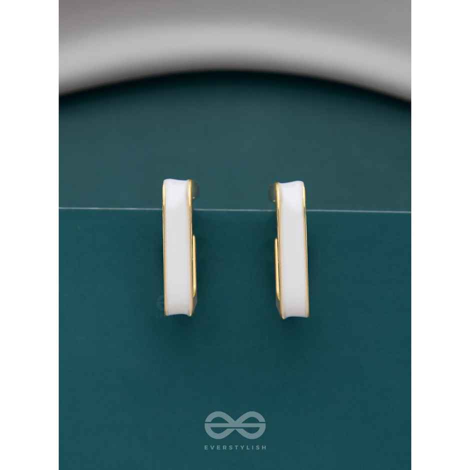 Everstylish A Classy Delight - Statement Enamelled Earrings