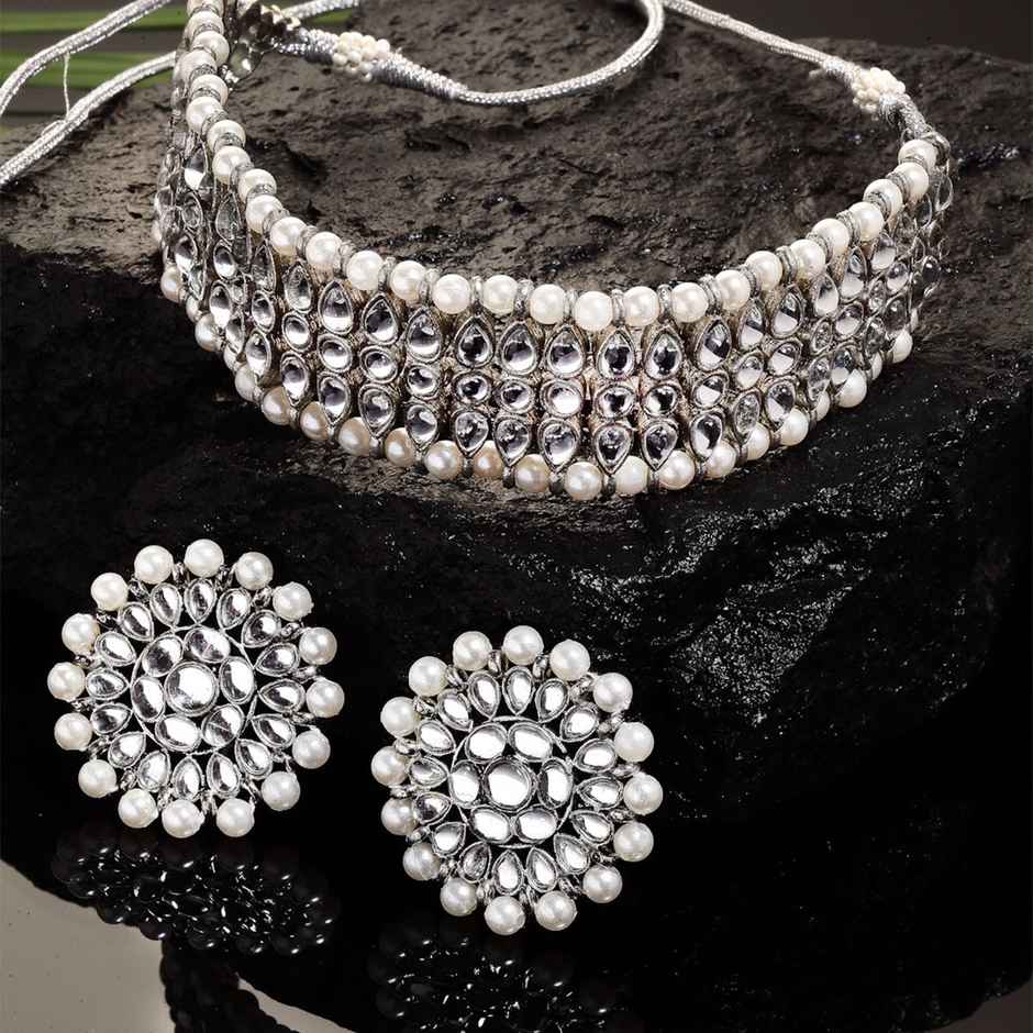 Karatcart Women's Jewellery Set White and Silver | 11014566