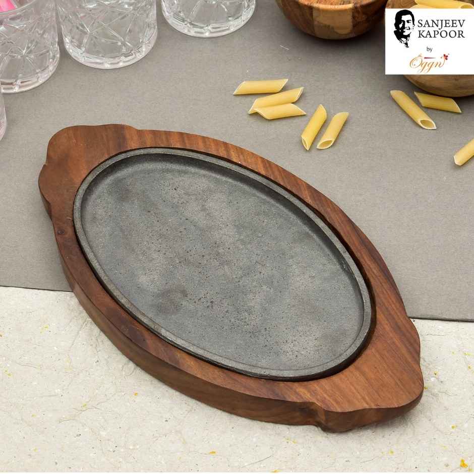 Sanjeev Kapoor by Oggn Wooden Base Cast Iron Sizzler Plate 13x7x1.5