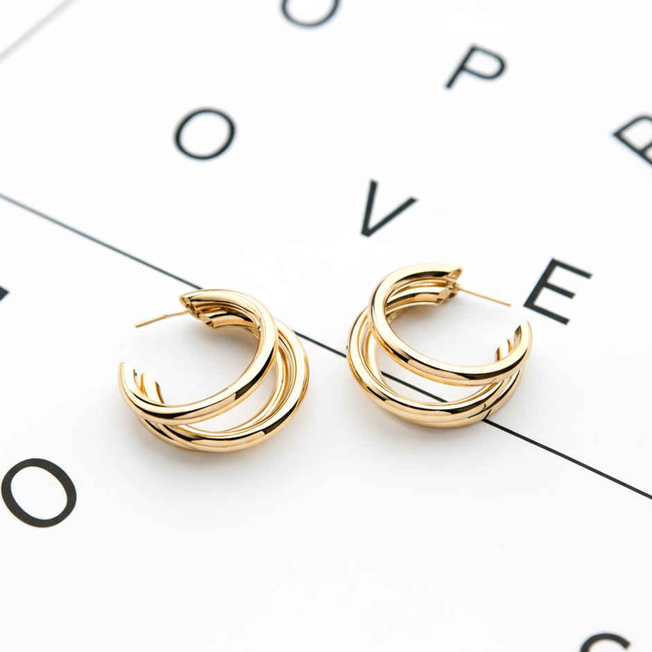 Everstylish The Elegant Statement Makers - Golden Stud Earrings