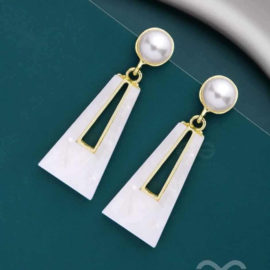 Everstylish A Sass a Day - White & Golden Drop Earrings