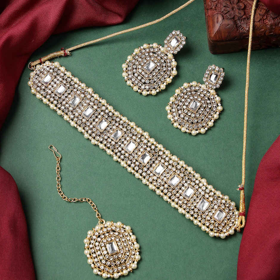 Sukkhi Decent Gold Plated White Kundan & Beads Studded Collar Necklace Set