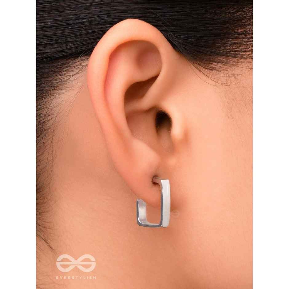 Everstylish Hooked On Charm- Silver Earrings