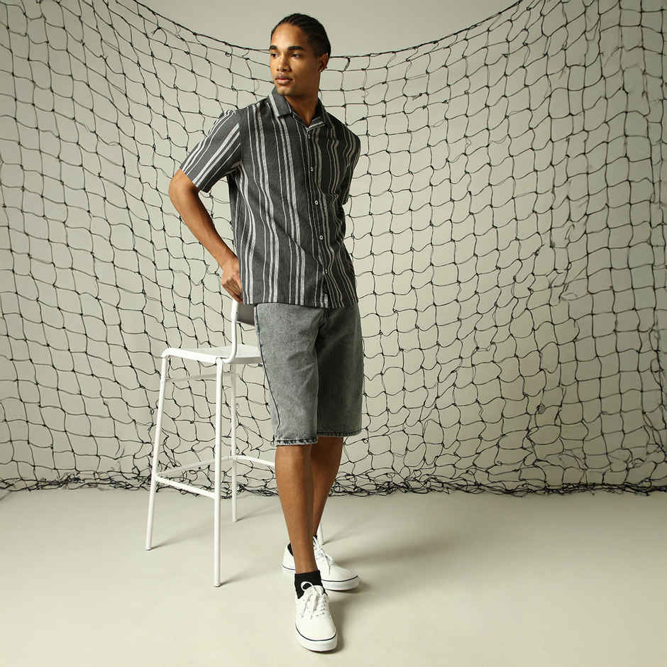 Hubberholme Men's Vertical Striped Relaxed Fit Textured Fabric Casual Shirt | Black - 40