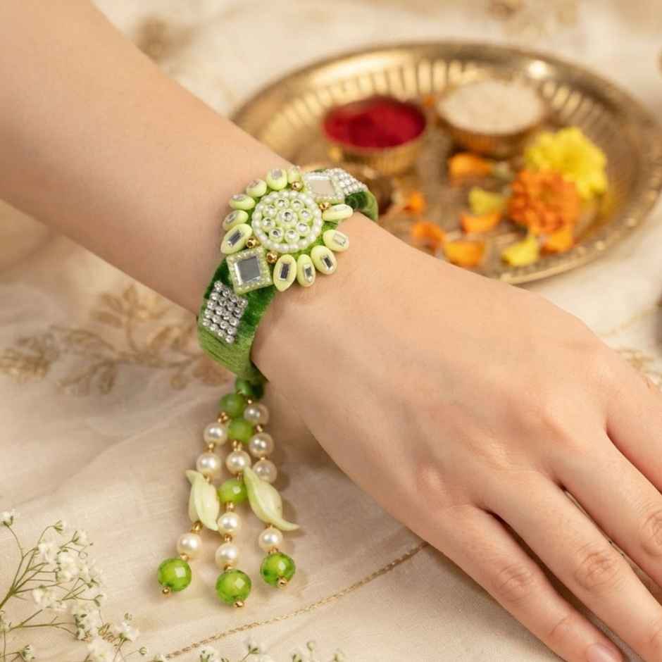 Lumba Rakhi for Bhabhi | Floral | Pack of 1 | Avyaan Rakhi