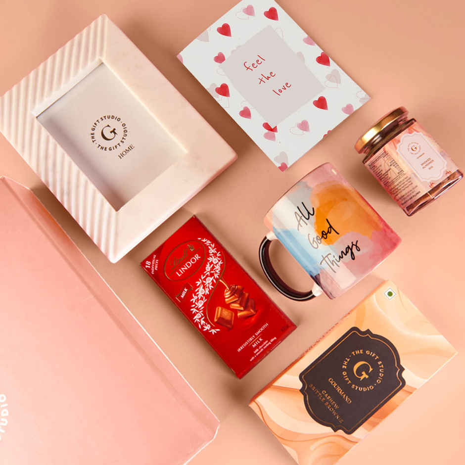 The Gift Studio Seal with Kiss | Gift Hampers