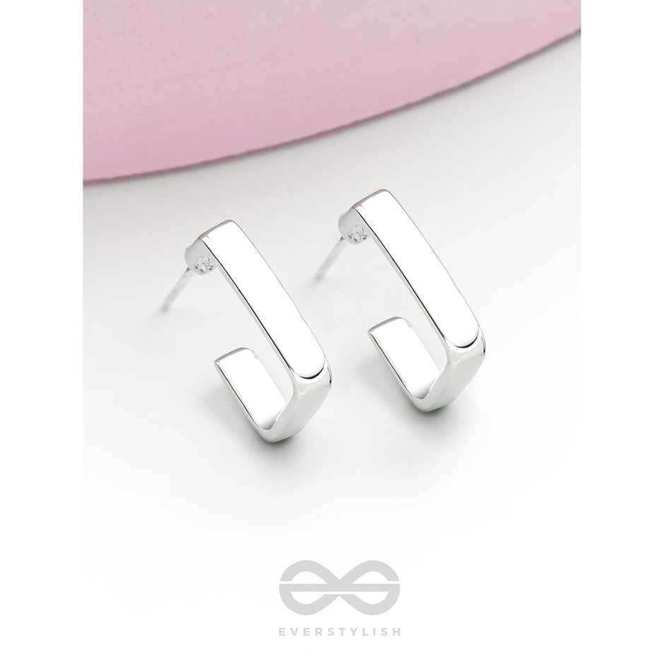 Everstylish Hooked On Charm- Silver Earrings