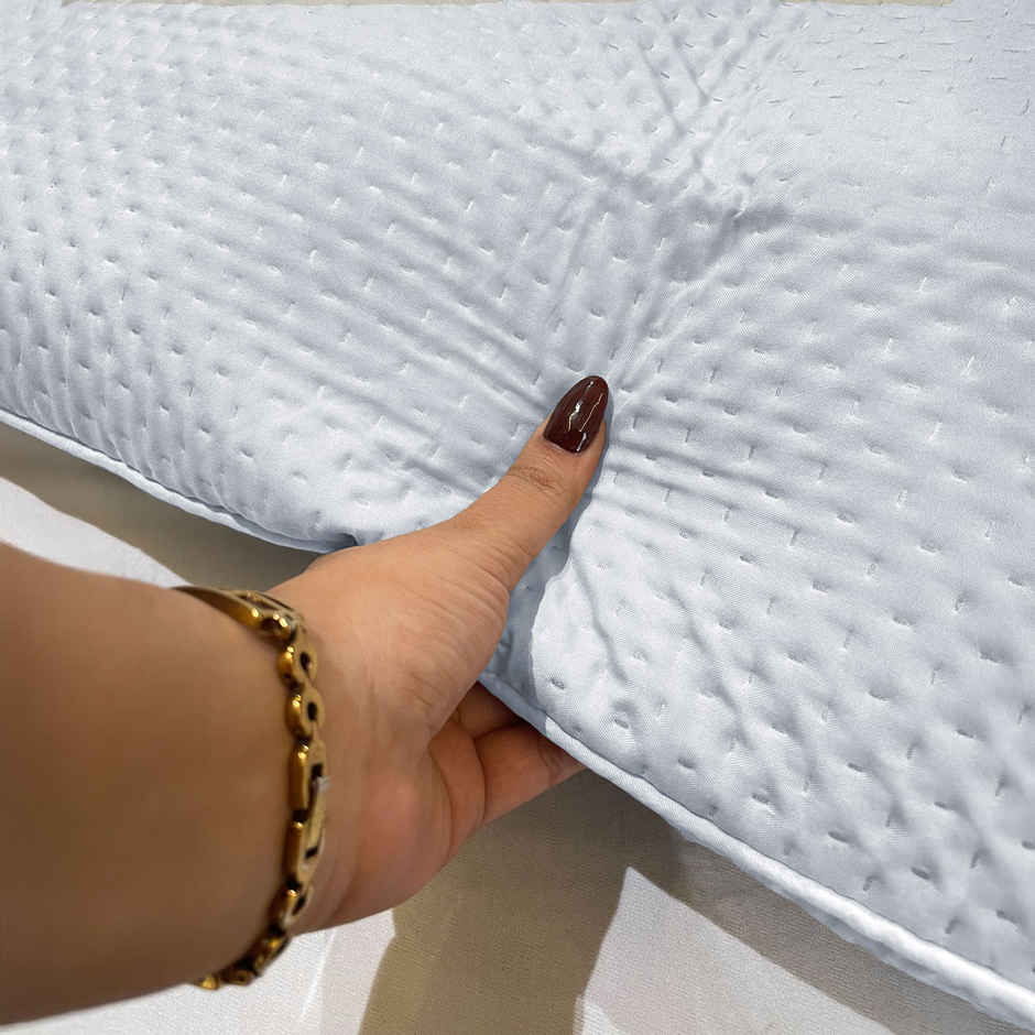 Sassoon Laika Microfiber Quilted Pillow (Blue)