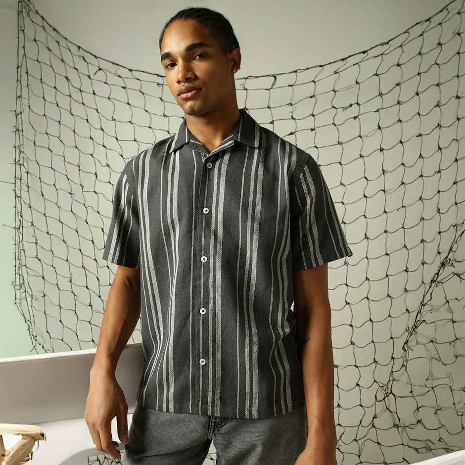 Hubberholme Men's Vertical Striped Relaxed Fit Textured Fabric Casual Shirt | Black - 40