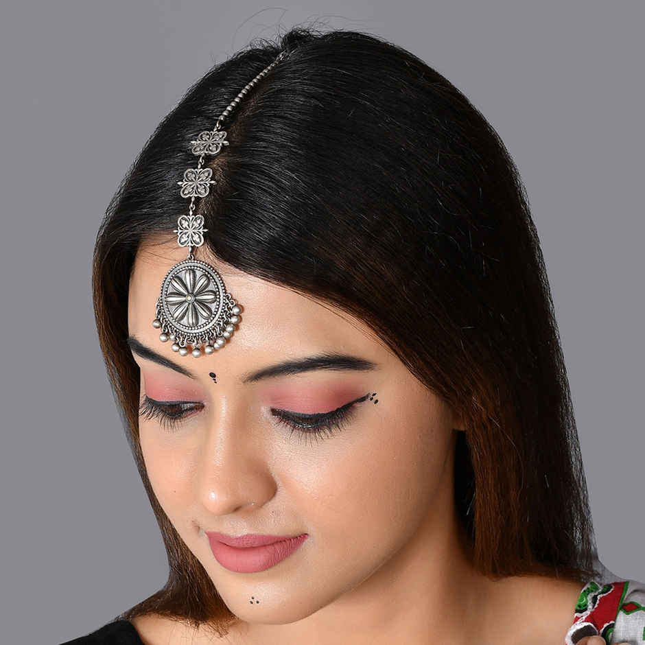 Voylla Nrityotsava Aisha Mangtikka