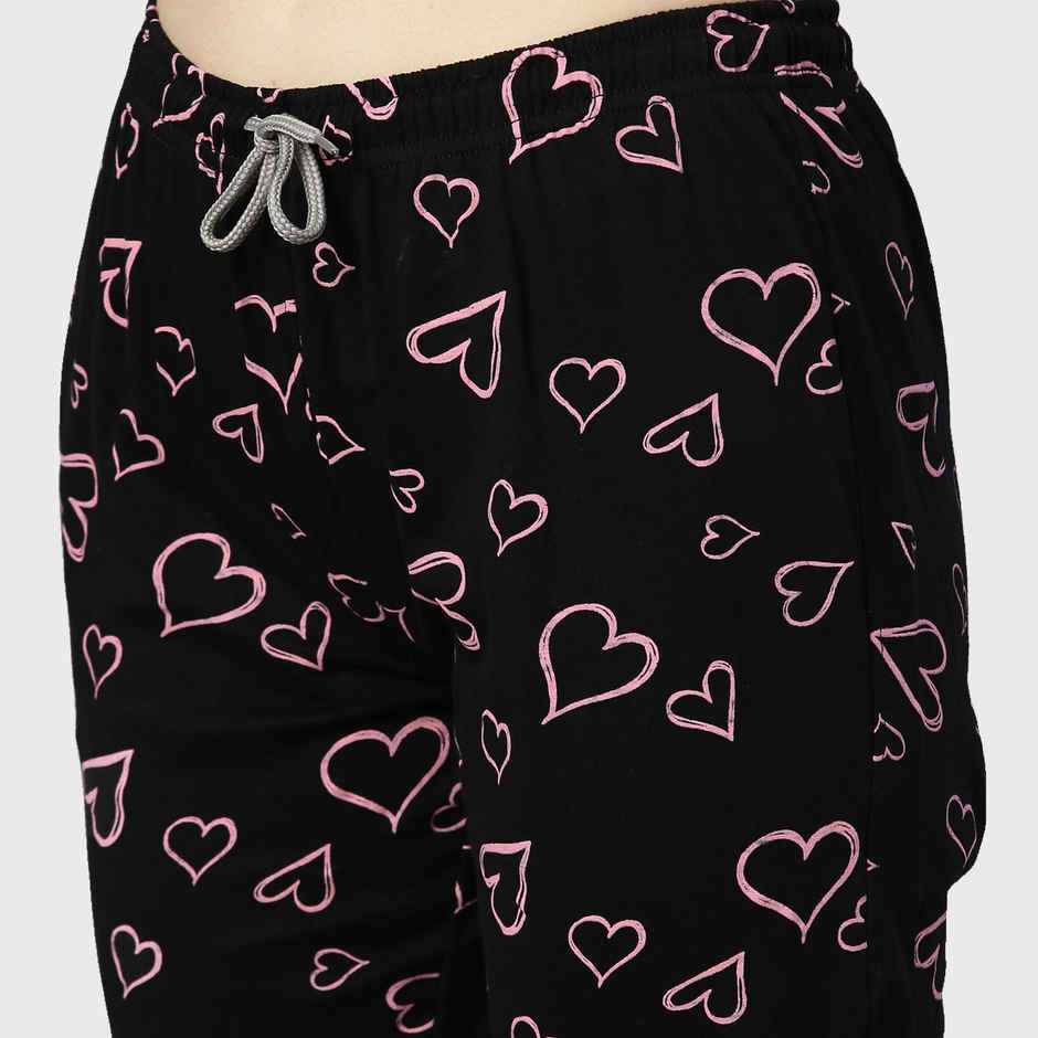 Kryptic Women's Pure Cotton Heart Printed Capri | Black - M