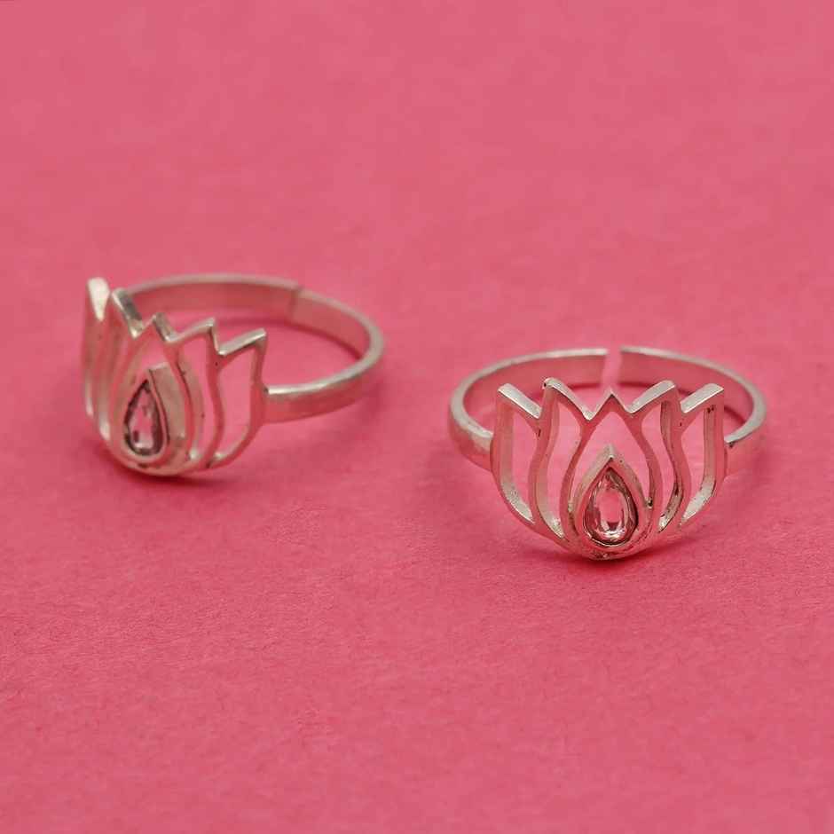 Unniyarcha 925 Sterling Silver Lotus Toe Ring