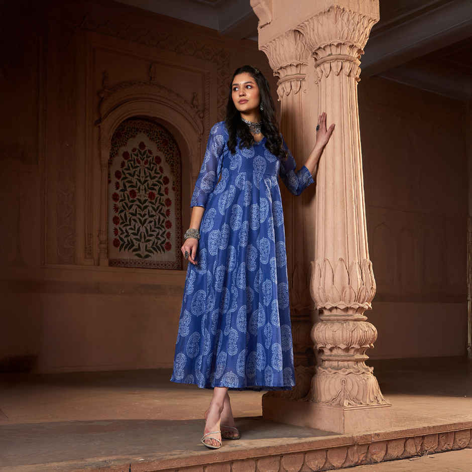 Shae by SASSAFRAS Women's Chanderi Paisley Long Anarkali Kurta | Blue - L
