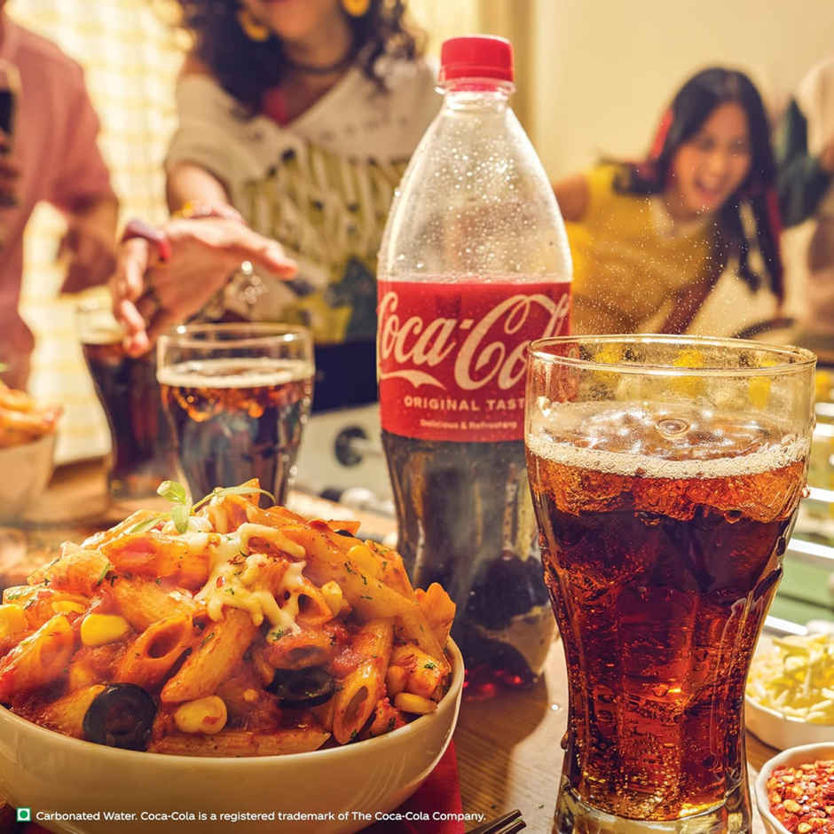 Kwality Wall'S Shameless Vanillaâ Tub(700ml) & Coca-Cola Soft Drink(2.25l) Combo