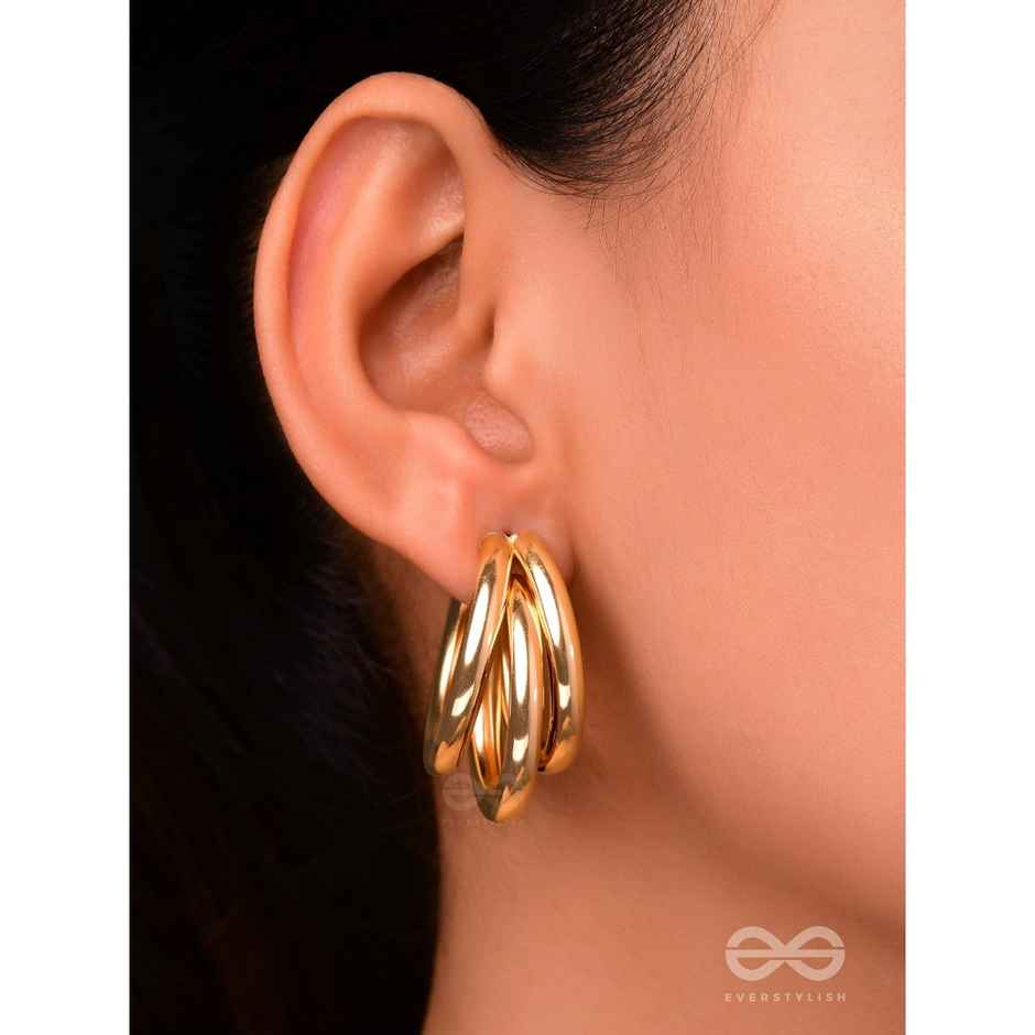 Everstylish The Elegant Statement Makers - Golden Stud Earrings