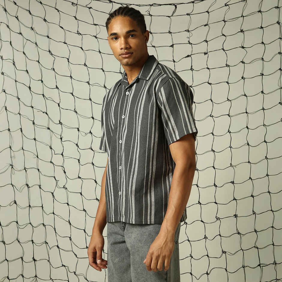 Hubberholme Men's Vertical Striped Relaxed Fit Textured Fabric Casual Shirt | Black - 40