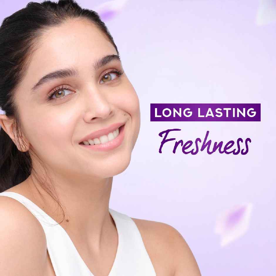 Pond's Magic Freshness Talcum Powder Acacia Honey