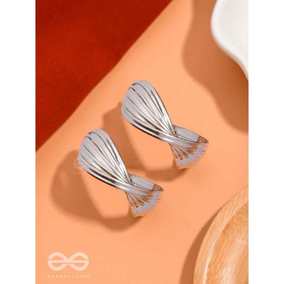 Everstylish Leveling It Up - Statement Silver Hoops