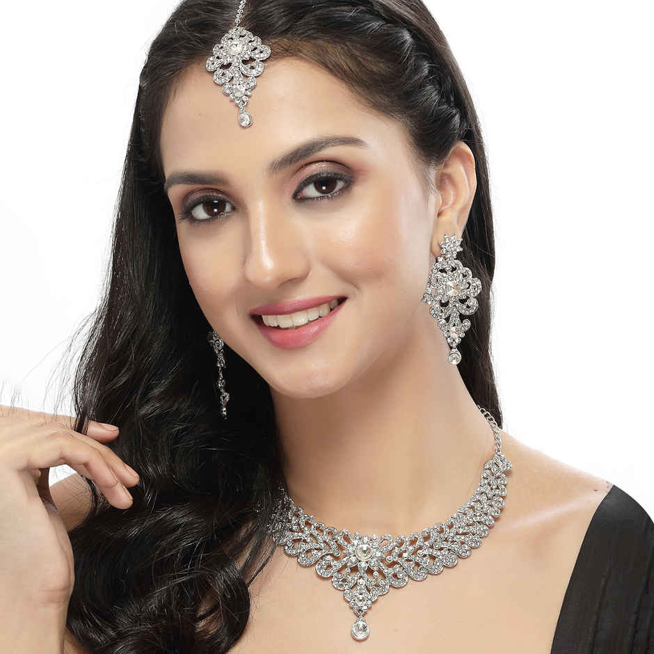 Sukkhi Awsome Rhodium Plated Silver Stone Studded Choker Necklace Set