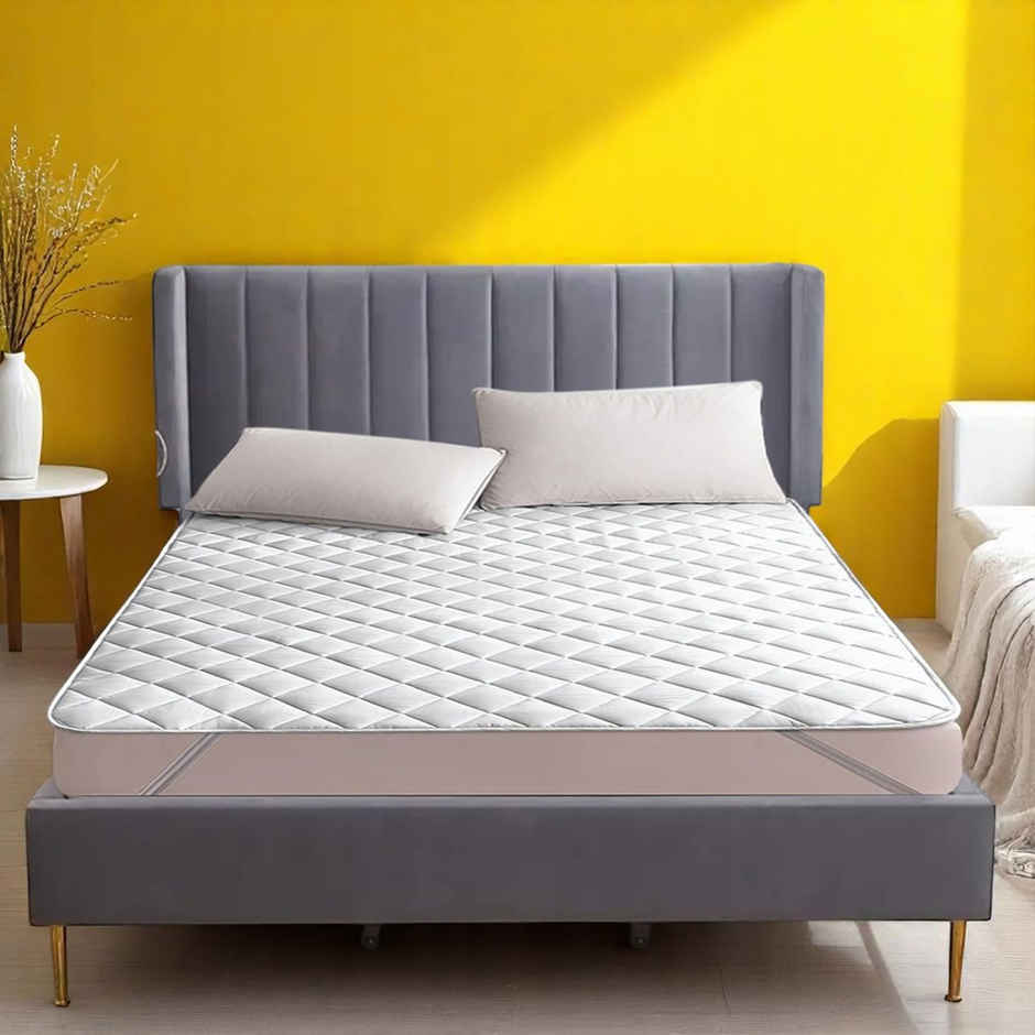 BAY6 White Quilted Microfiber Cotton 350 GSM Mattress Protector For Queen Size Bed