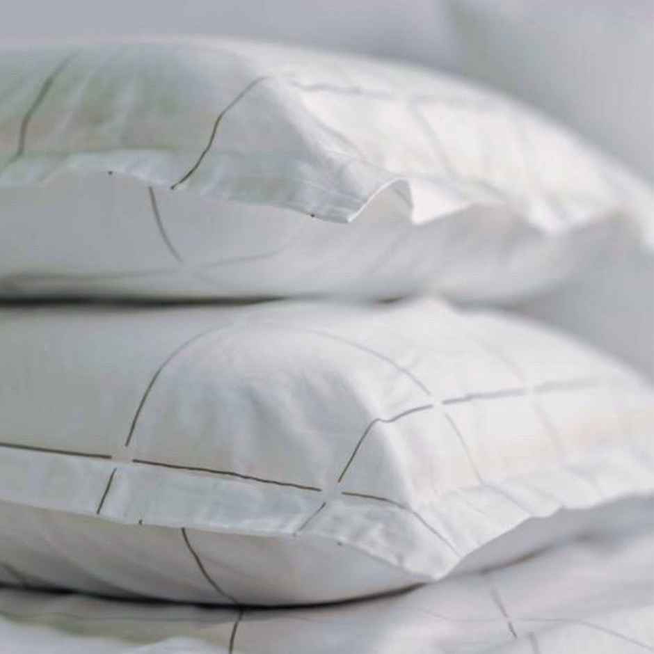 Sleepycat Cotton Pillow Cover With Envelope Closure - Standard Size, 28 X 18 Inches (Pack Of 2)