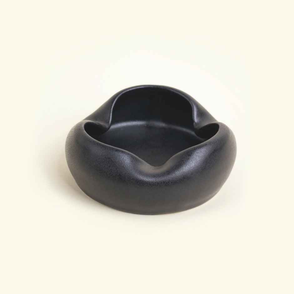 Gaachi Ashtray in Black | Handcrafted Ceramic Home Products