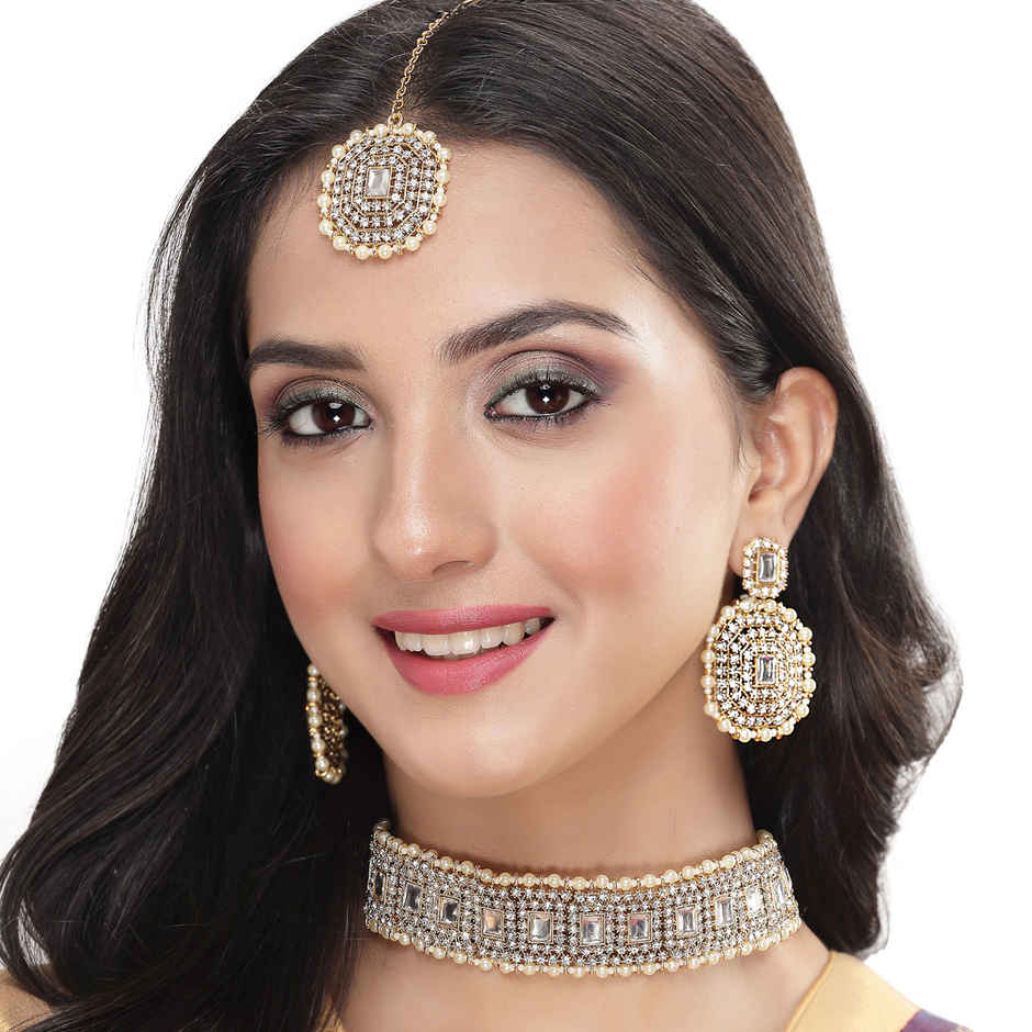 Sukkhi Decent Gold Plated White Kundan & Beads Studded Collar Necklace Set