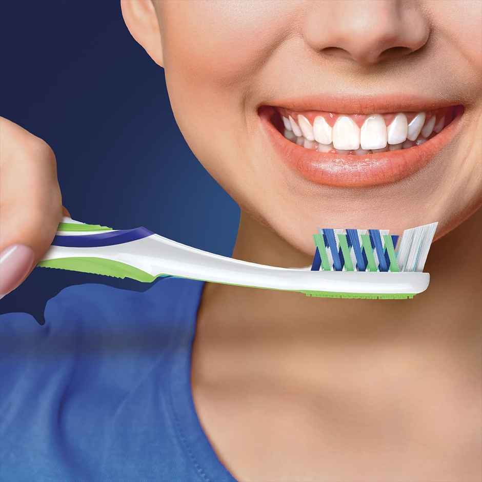 Oral-B Criss Cross Soft Toothbrush, Buy 2 Get 1 Free, Manual Toothbrush, For Adults