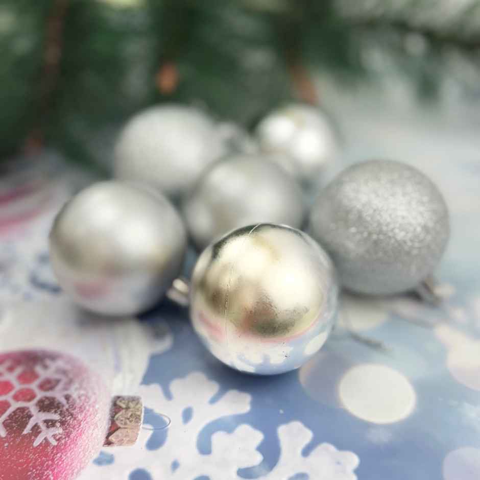 7 cm | 6 pcs Christmas Glitter Matt Shiny Balls Pvc Box Silver | Gullak