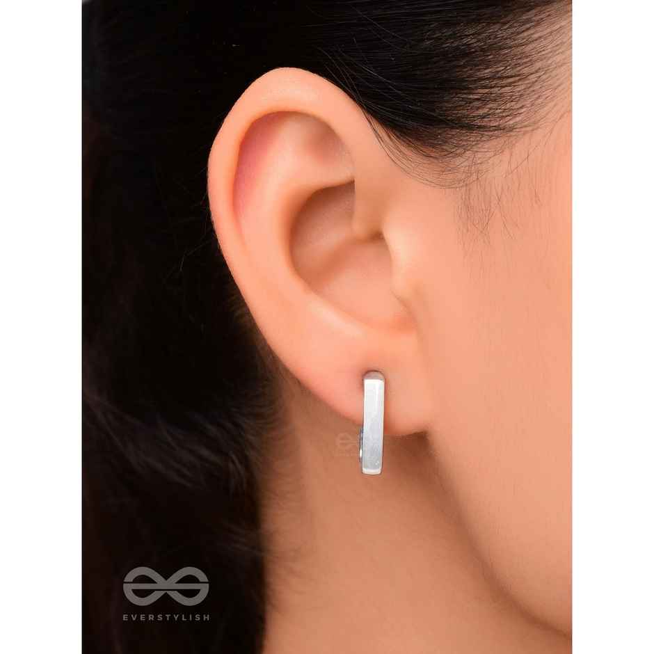 Everstylish Hooked On Charm- Silver Earrings