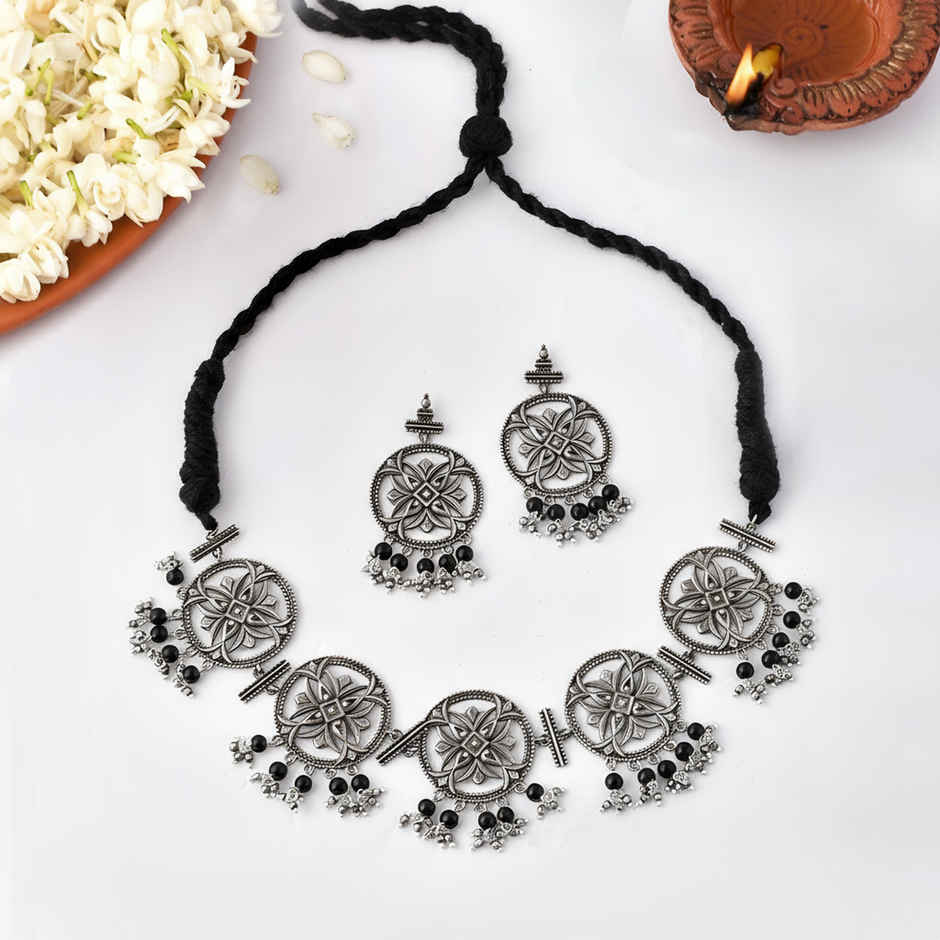 Voylla Nrityotsava Gauri Choker Necklace Set