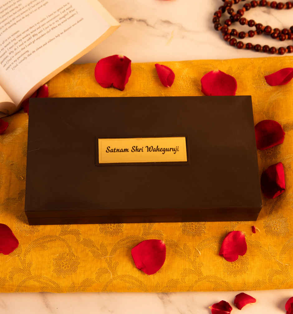 ServDharm Guru Nanak Dev Ji Brown Premium Puja Gift Box