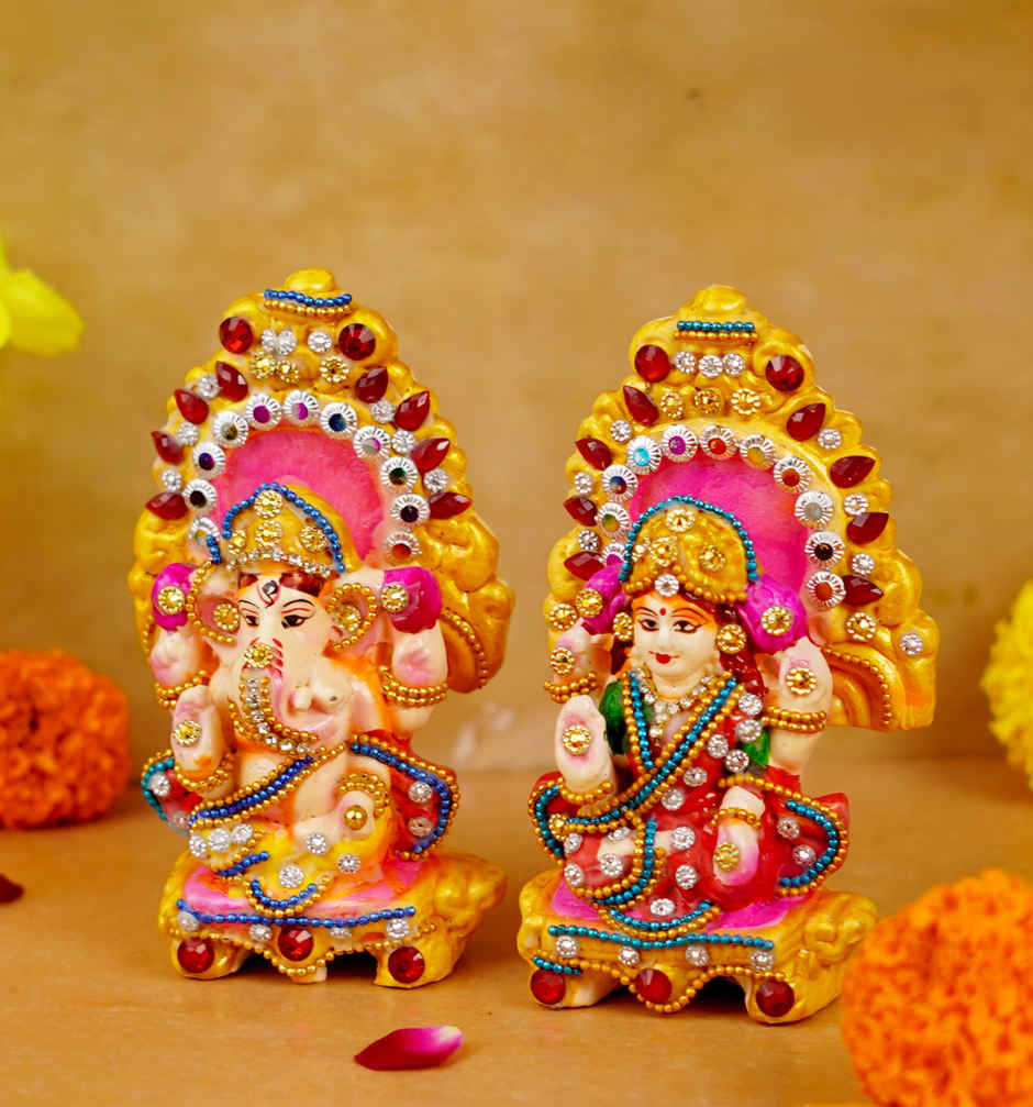 Shri Laxmi Ganesh Clay Idol | 4.5 in | ServDharm - Assorted Design