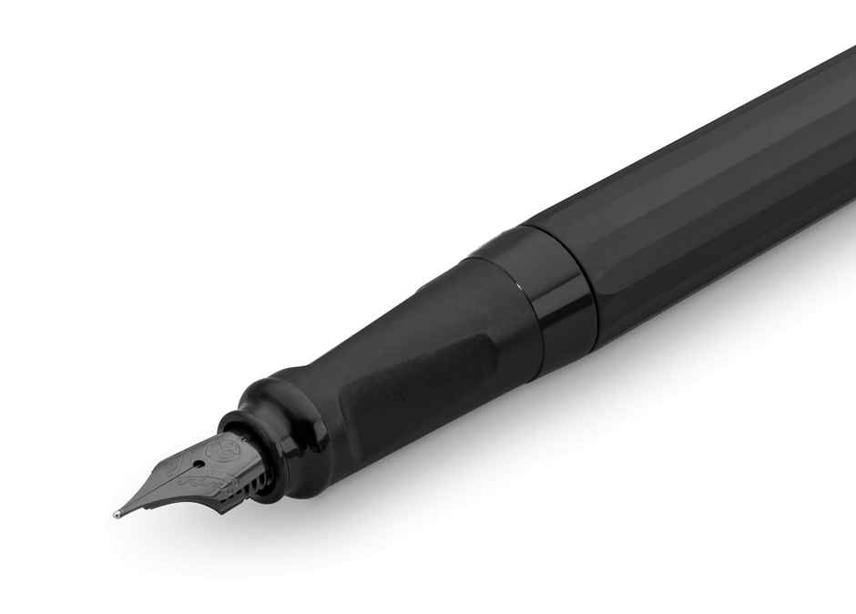 myPAPERCLIP & Kaweco All Black Gift Set | A5 Notebook and Fountain Pen