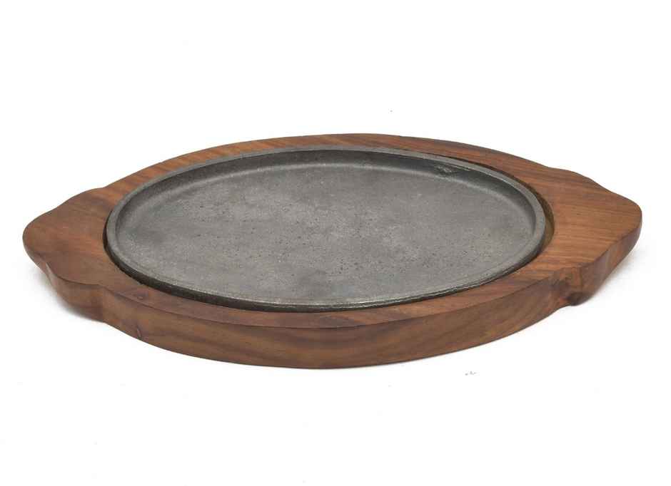 Sanjeev Kapoor by Oggn Wooden Base Cast Iron Sizzler Plate 13x7x1.5