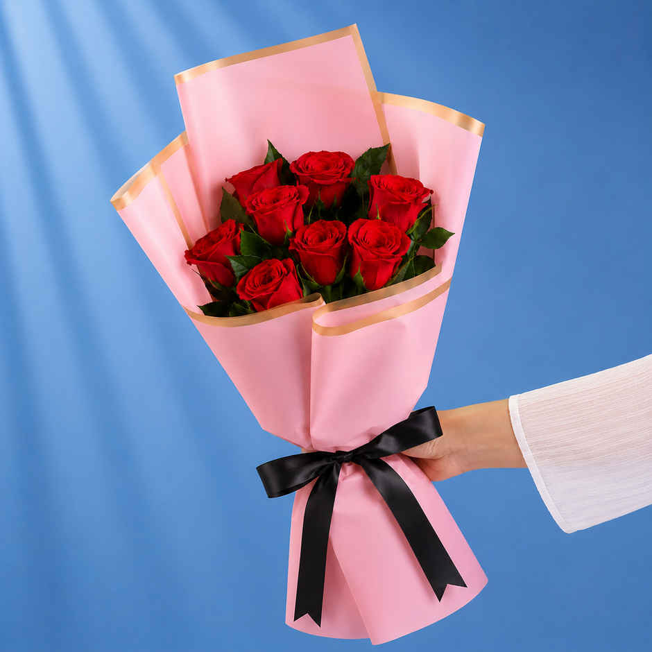 FlowerAura 8 Red Roses Bouquet | Gifting