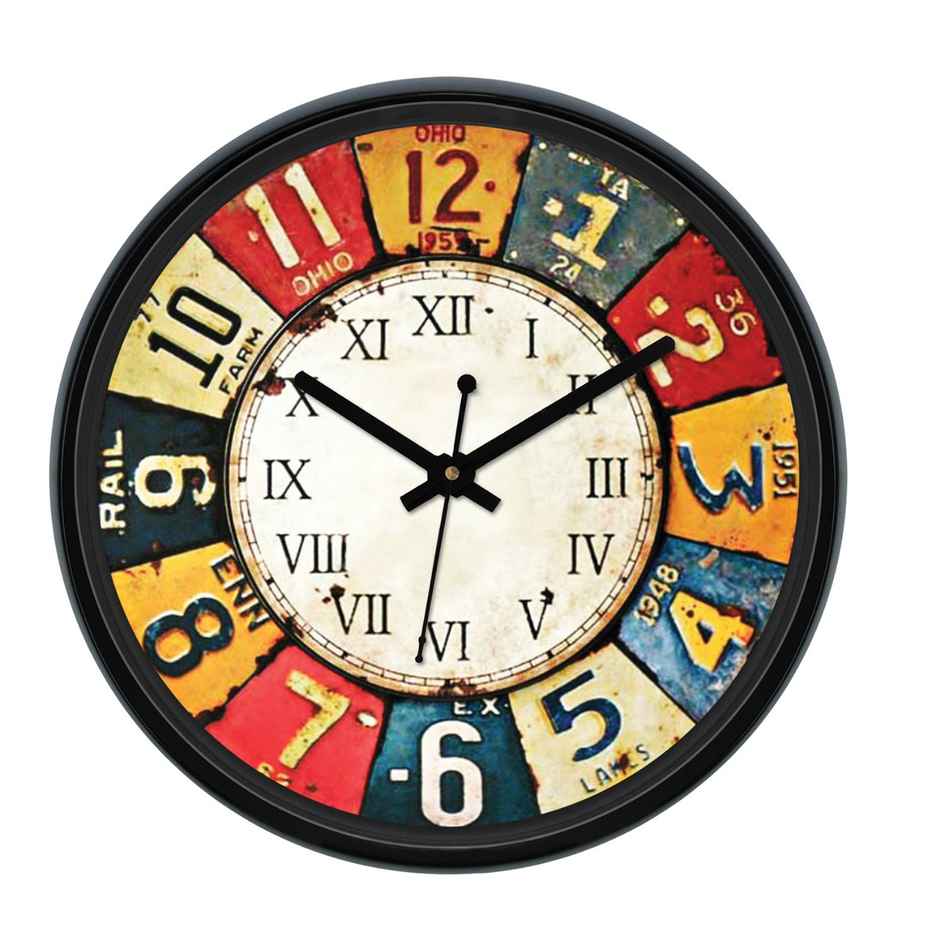 Homeharmony Plastic and Glass Analog Wall Clock - Classic Roulette | Silent Movement | Black Frame