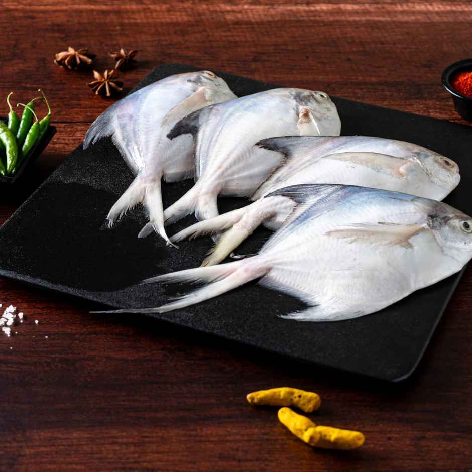 Relish White Pomfret Whole And Cleaned