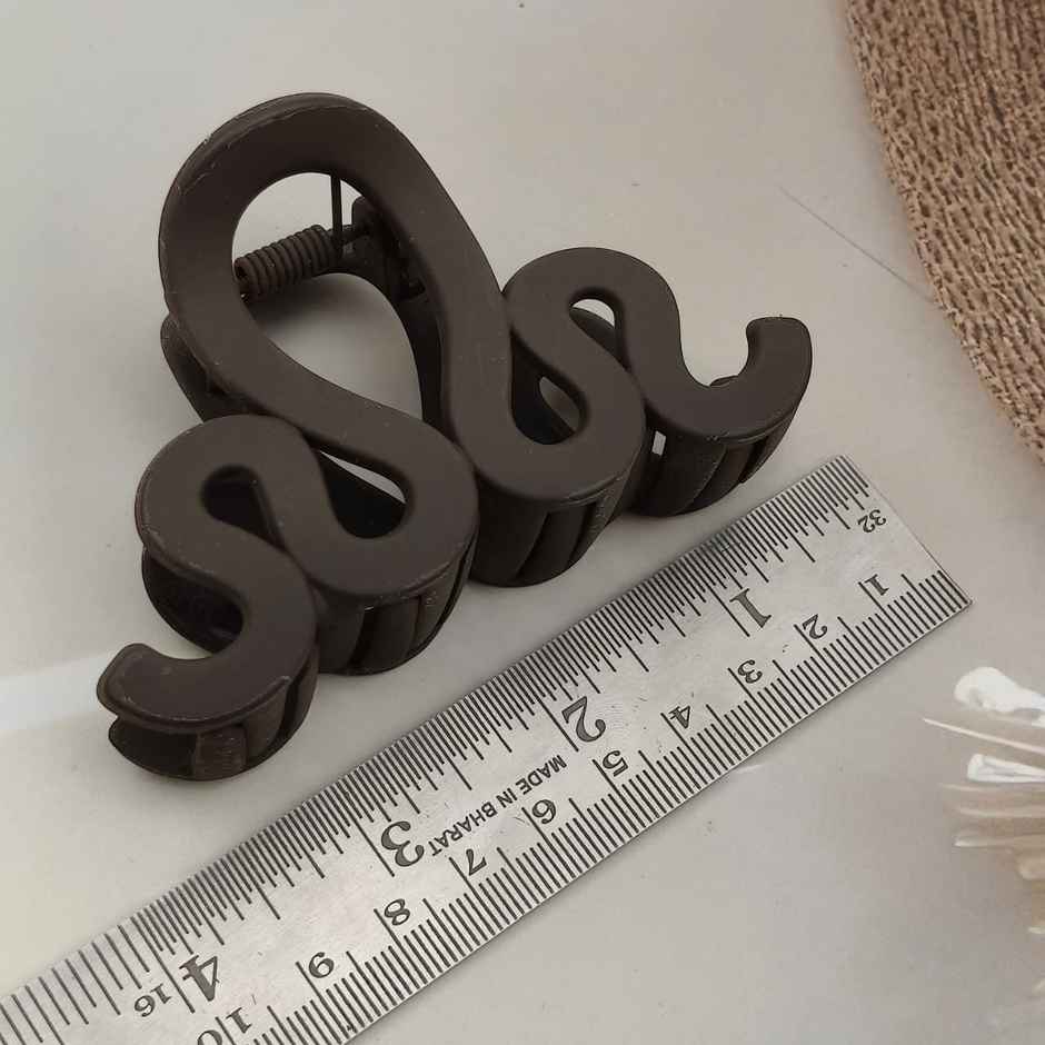 The Opal Factory Hair Accessories | Wavy Hair Claw Clips | Grey Khaki Brown