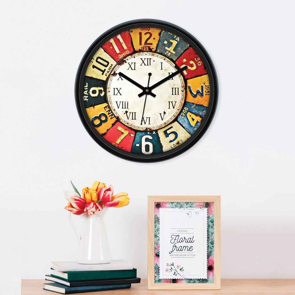 Homeharmony Plastic and Glass Analog Wall Clock - Classic Roulette | Silent Movement | Black Frame